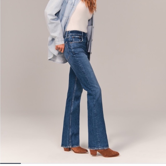 Abercrombie & Fitch Ultra High Rise Vintage Flare Jeans - Picture 3 of 12